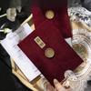 Свадебное приглашение в китайском стиле с красной восковой печатью и кисточкой