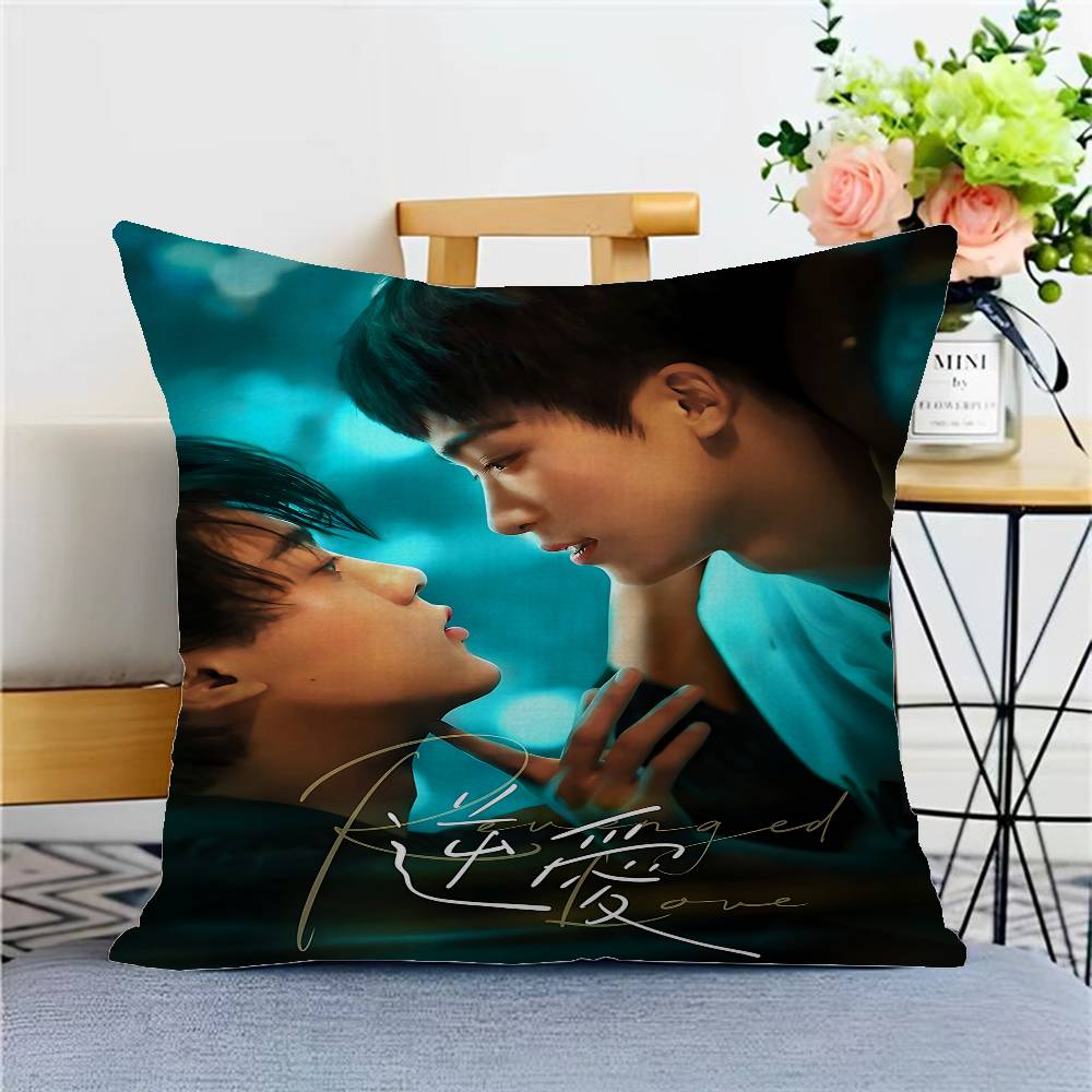 Подушки с принтами из мультфильма R-Revenged Love, декоративные чехлы для дивана, домашний декор, двусторонняя печать, короткий плюш, милые чехлы для подушек