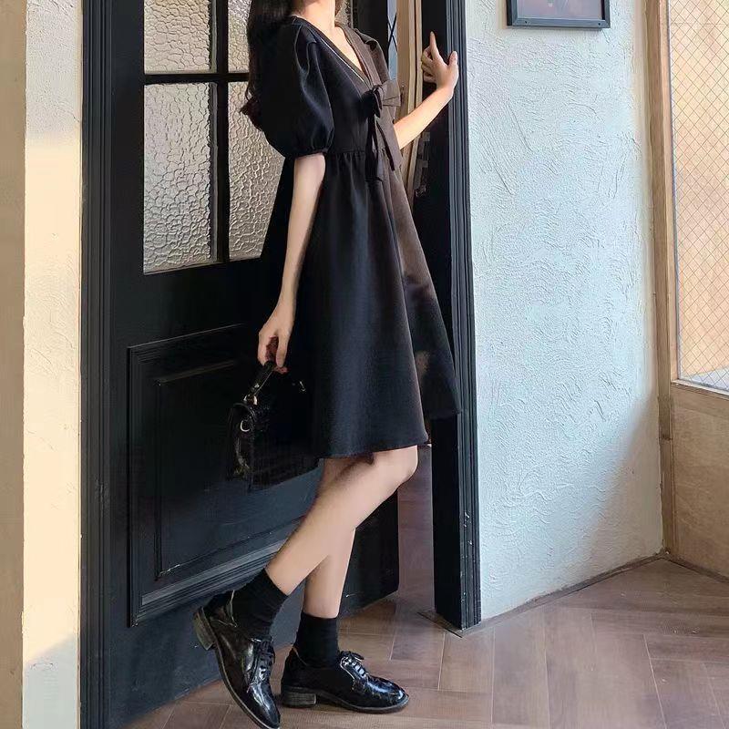 Свободное тонкое женское платье с короткими рукавами в стиле Хепберн с бантом