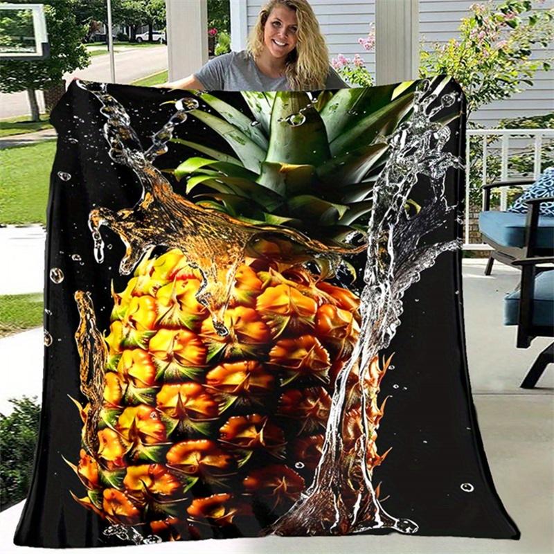Pineapple Water Splash Flannel Throw Blanket Tropical Fruit Dynamic Water?Drop Print Soft Lightweight Blanket Home Decor Gift
