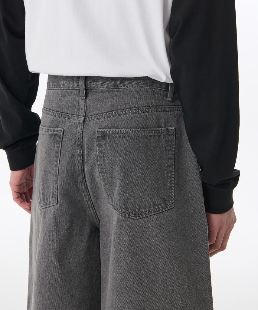 MUSINSA STANDARD One-Pleat Wide Denim Shorts [Gray]