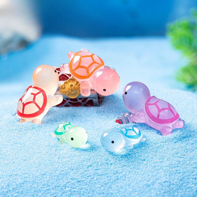 Микропейзаж Светящаяся в темноте черепаха Смола Украшения для глухих сумок Аксессуары Пейзаж для аквариума Черепаха Украшение для стола