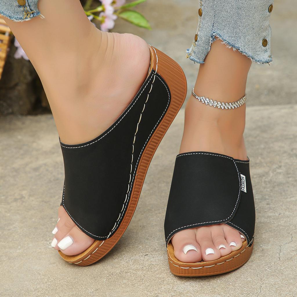 2025 European and American slope heel slippers round head wear new women's cool slippers comfortable versatile light travel