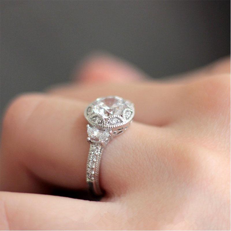 Elegant Silver Plated Ring With Round White Sapphire Rhinestone For Weddings