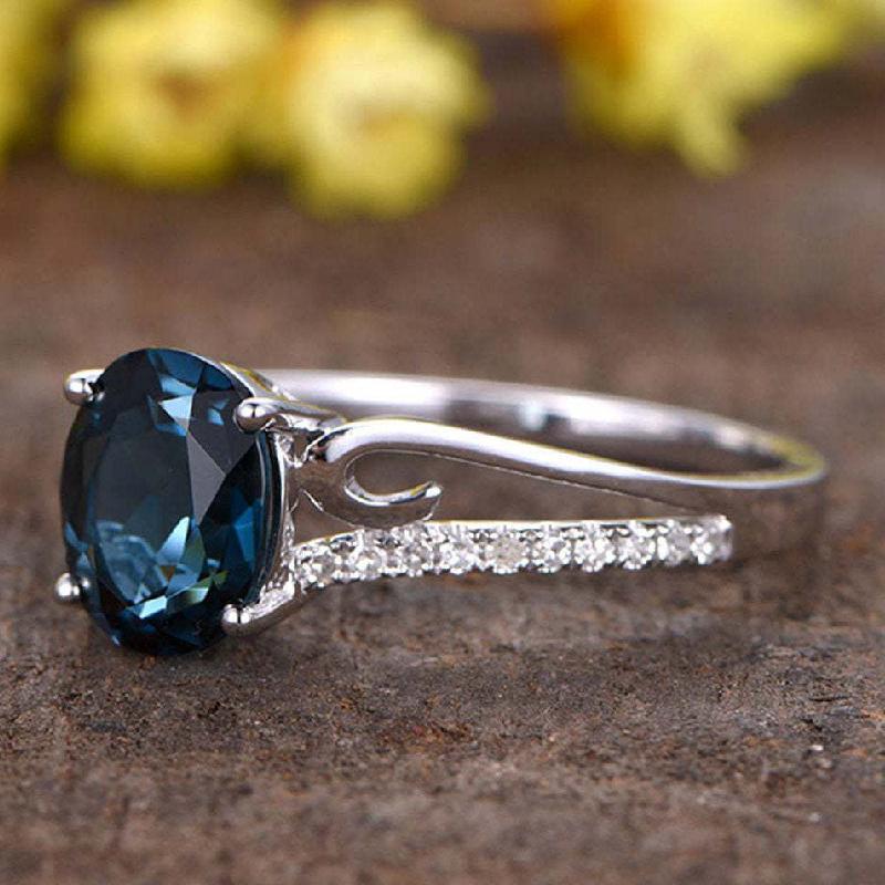 Trendy Rings for Women 925 Silver Jewelry Oval Shape Sapphire Zircon Gemstone Finger Ring Wedding Promise Party Gift Accessories