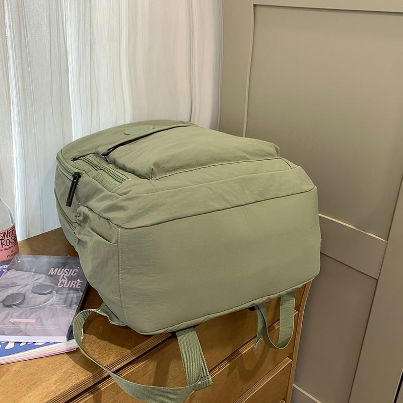 Lightweight Backpack Women's Outdoor Backpack Large Capacity Travel Bag Student Schoolbag