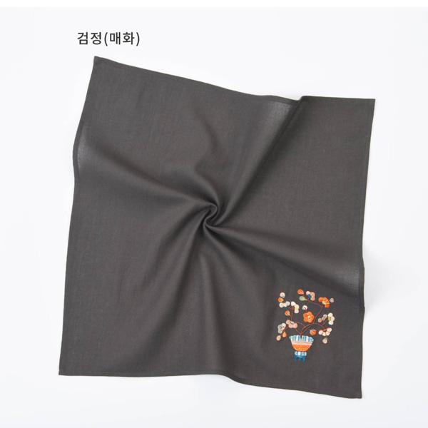 Embroidered “Flower & Auspice” Handkerchief – National Museum of Korea Exclusive