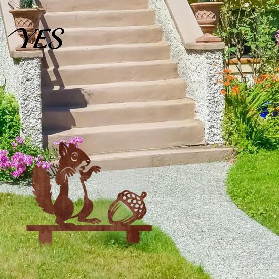 Flower Bed Decoration Rusty Metal Squirrel with Acorn Garden Stake, Cute Animal Silhouette Sculpture, Ground Insert Decor Decorative Outside Yard Art