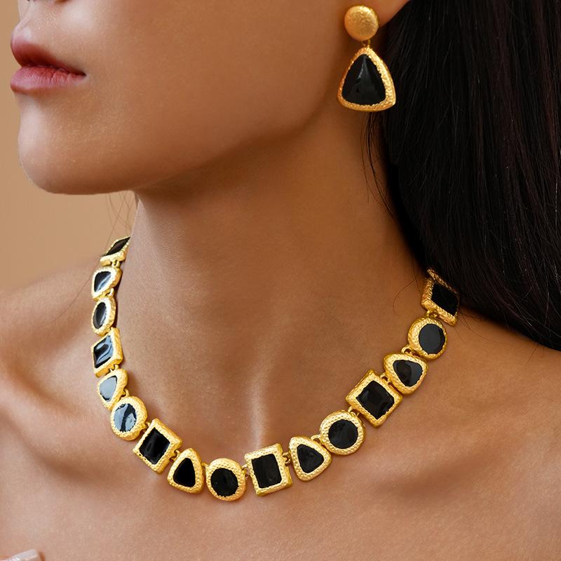 Европейская и американская геометрическая splicing necklace с каплями масла, модная, с высоким чувством, придворный стиль, цепочка на ключицу, нишевый дизайн, набор украшений, женский