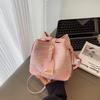 Light Casual Commuter Bucket Tote Bag New Fashion Versatile Shoulder Bag Niche Messenger Bag Women