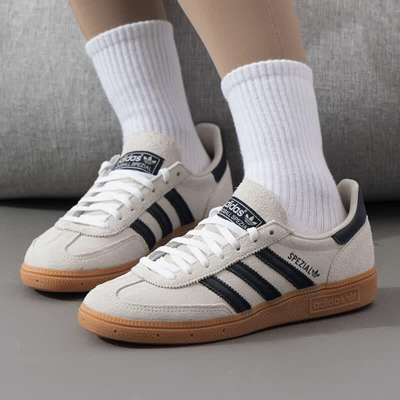 adidas Женские спортивные кеды IF6562