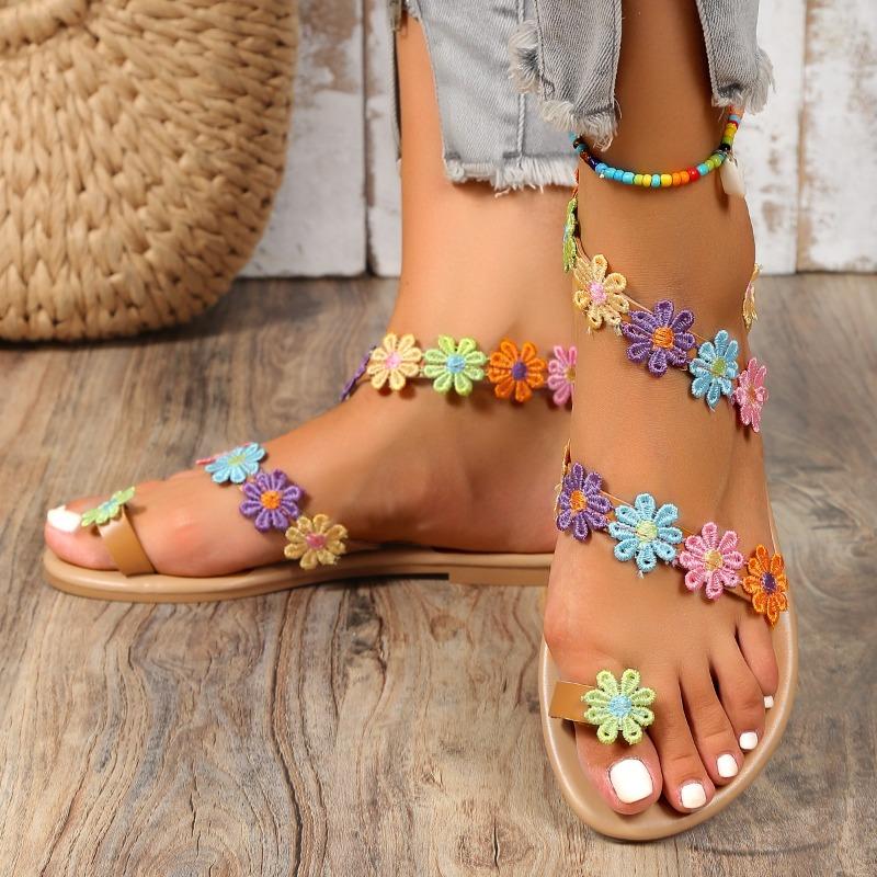 Летние новые плоские сандалии, красочные бабочки, украшенные цветами, пляжные сандалии, женские сандалии большого размера для женщин