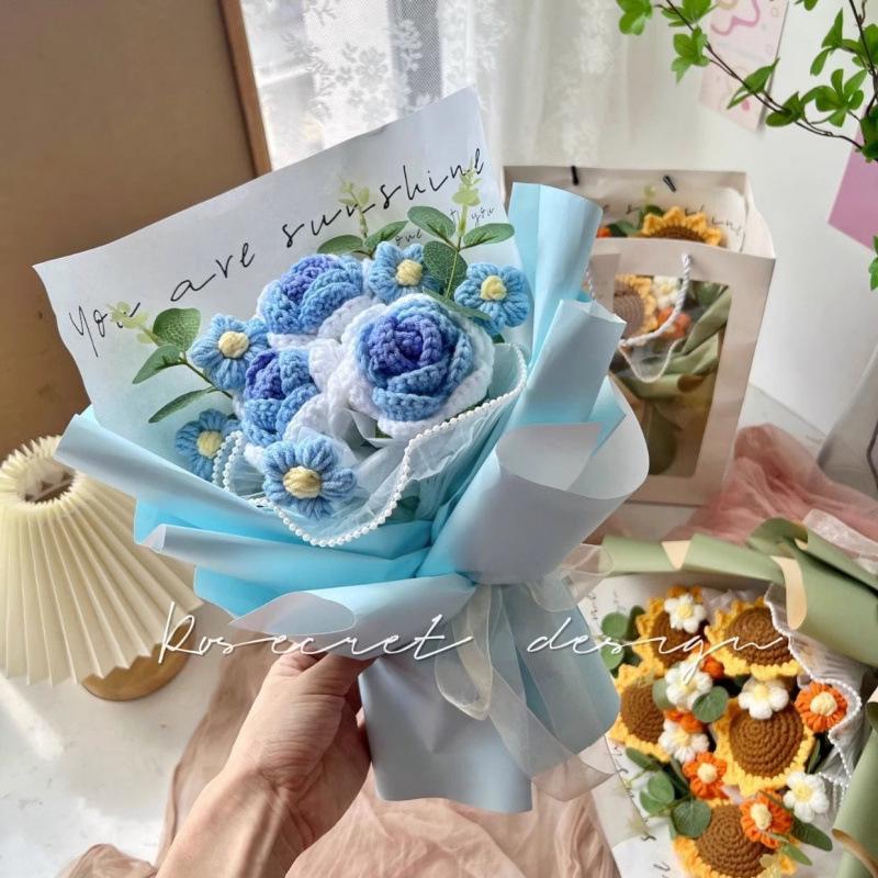 Букет ручной работы из вязаных крючком роз и подсолнухов - Подарок на фестиваль