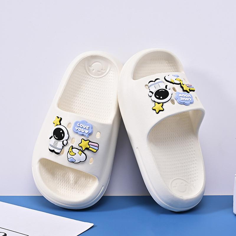Детские мягкие и нескользящие шлепанцы из ЭВА для мальчиков и девочек. Идеально подходят для ношения дома и на улице.
