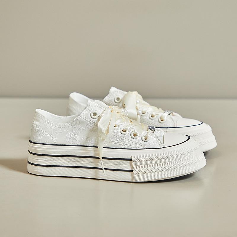 National Tide Style Embroidered Casual Board Shoes 2025 Spring New Round Head Good Match Breathable Soft Sole Fashion Women's Shoes Sports Shoes