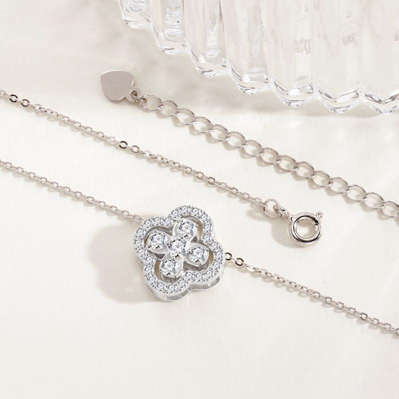 Одна пара ожерелий с четырехлистным клевером для женщин, нишевая легкая роскошная мода, изысканные высококачественные ожерелья для женщин