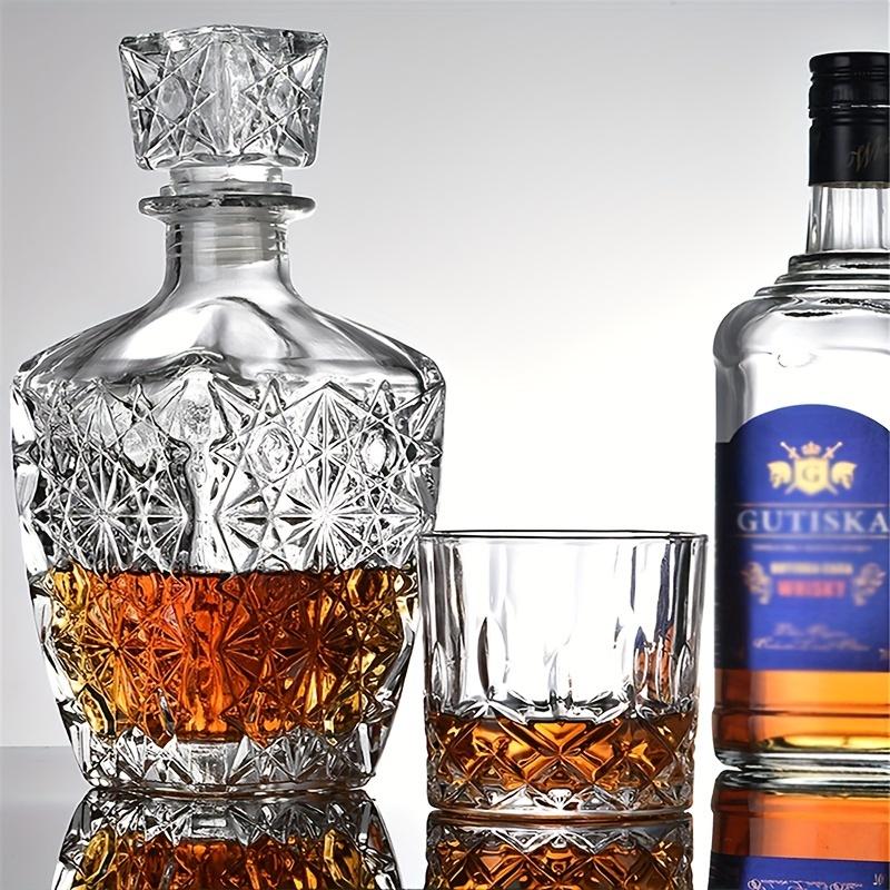 Набор для виски премиум-класса из 7 предметов: элегантный графин емкостью 850 мл и 6 рюмок. Идеальный подарок для мужчин. Универсальный для всех спиртных напитков.