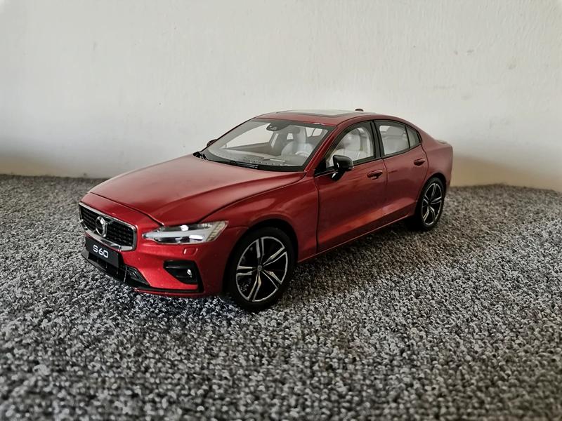 Официальный Volvo 1:Модели автомобилей из сплава в масштабе 1:18 - XC60, XC90, S60L, литые под давлением с заводской металлической краской, коллекционная модель для демонстрации