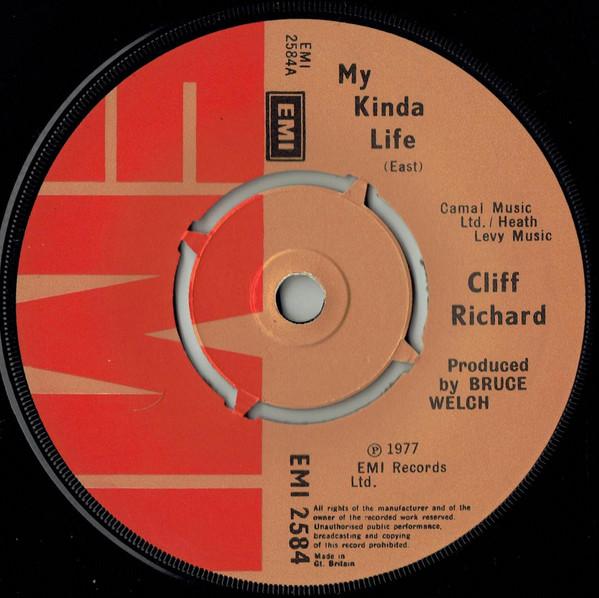 7-дюймовая пластинка CLIFF RICHARD - My Kinda Life EMI2584 EMI 1977 Великобритания Рок Б/У
