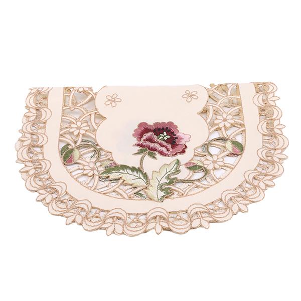 Фигурная салфетка из полиэстера с вышивкой для декора интерьера