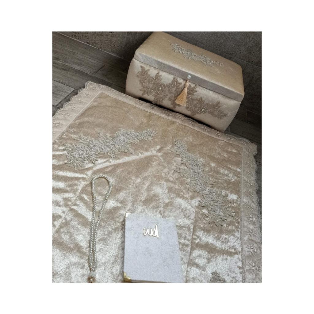 Luxury Storage Cappucino Velvet Prayer Rug Set 4 Piece French Lace Bundle Set