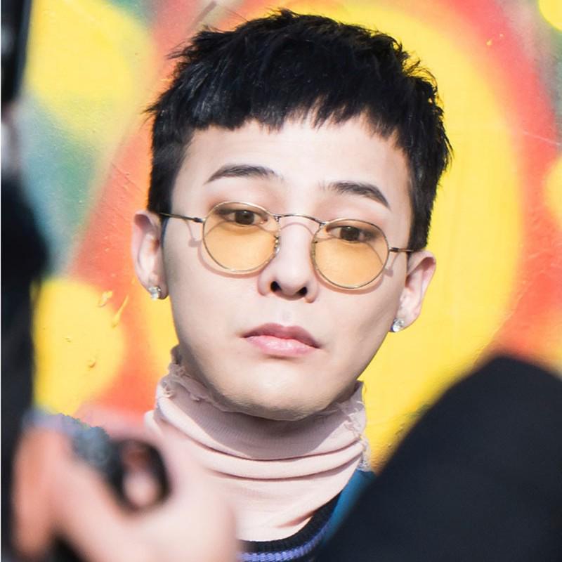 Серьги в стиле GD G-Dragon: Японско-корейские модные гвоздики с инкрустированной фианитовой имитацией бриллианта для супер блестящего вида