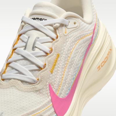 Women's Sneakers Nike Vomero Plus Casual Running Shoes Women's Beige