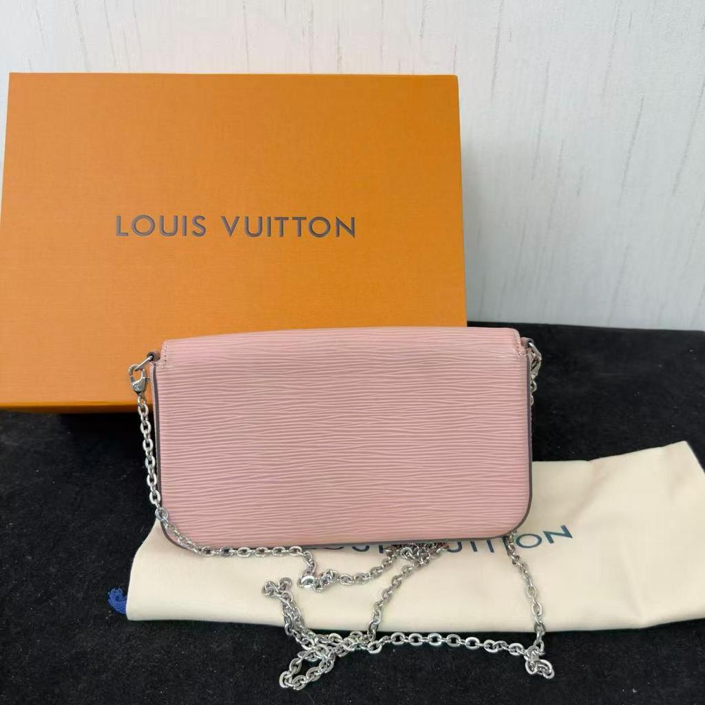 [Pre-Owned] Pochette Felicie Long Chain Leather Three-In-One Shoulder Bag - Excellent #HJZP94