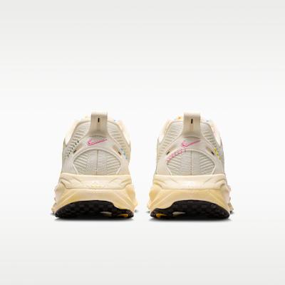 Nike Vomero 18 Comfortable Running Shoes Women's Beige