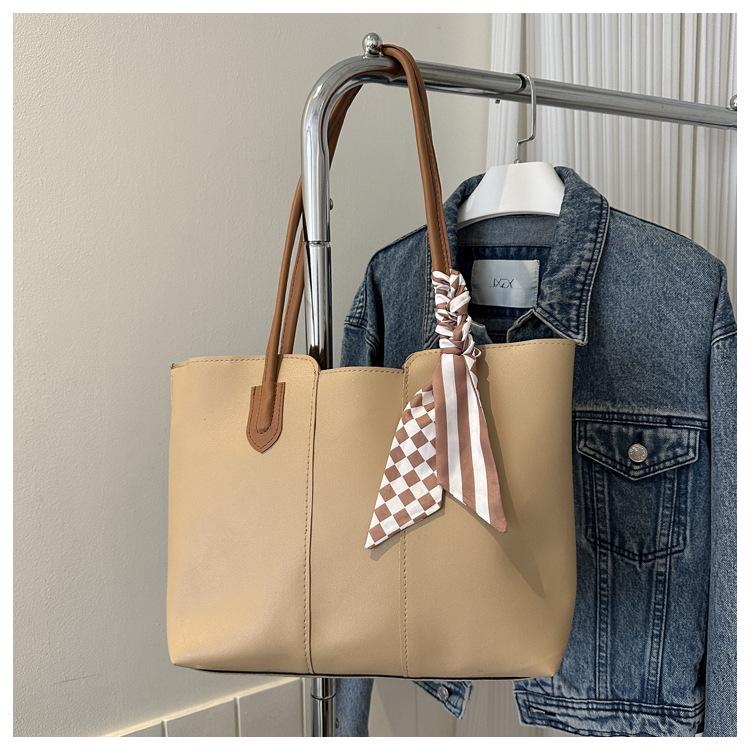 Женская универсальная сумка-тоут большой вместимости на осень 2023 года - Простая, модная сумка через плечо для повседневных поездок