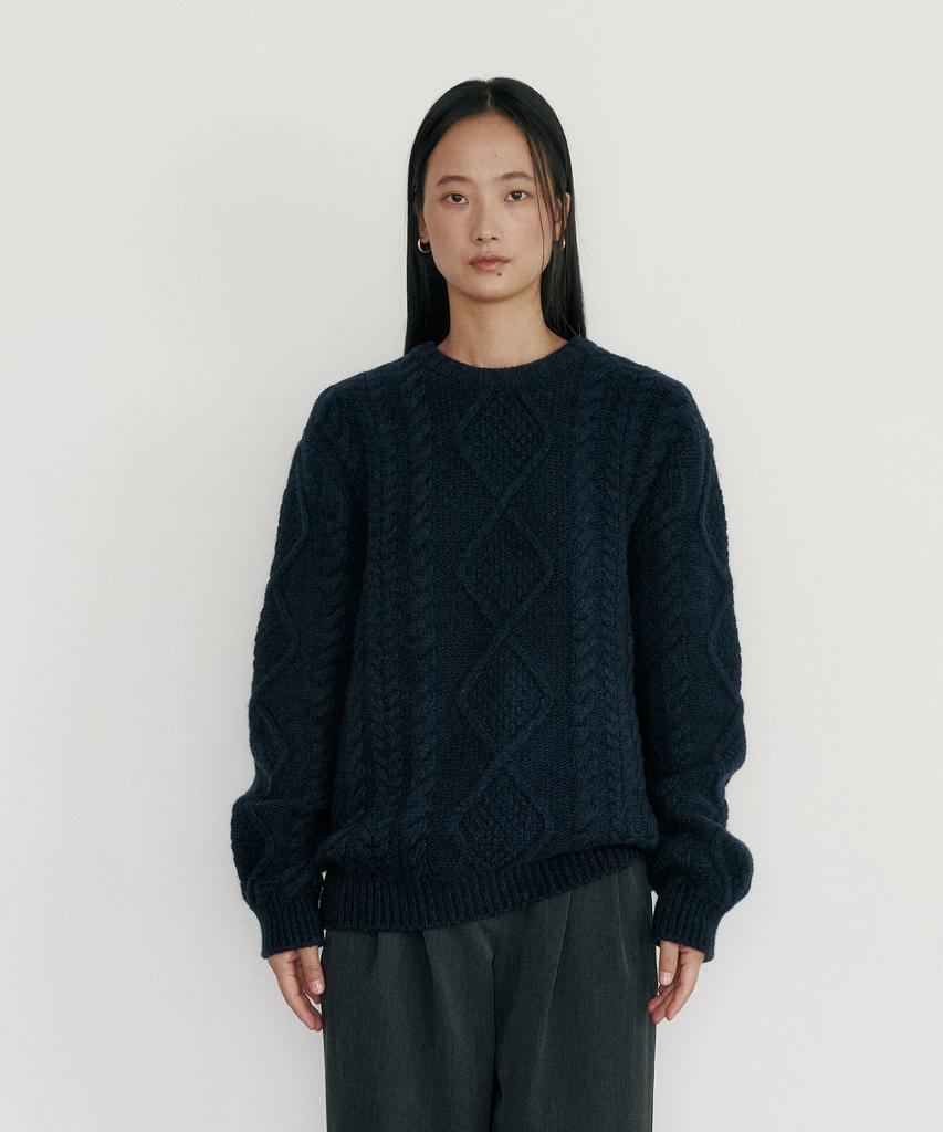 Edeunbeoleokeulleob Aran Crew-Neck Sweater (Navy)