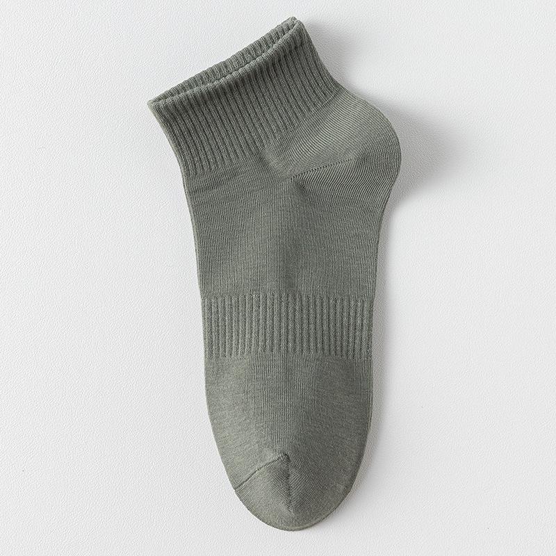 Мужские летние тонкие однотонные дышащие и влагоотводящие спортивные носки до середины икры