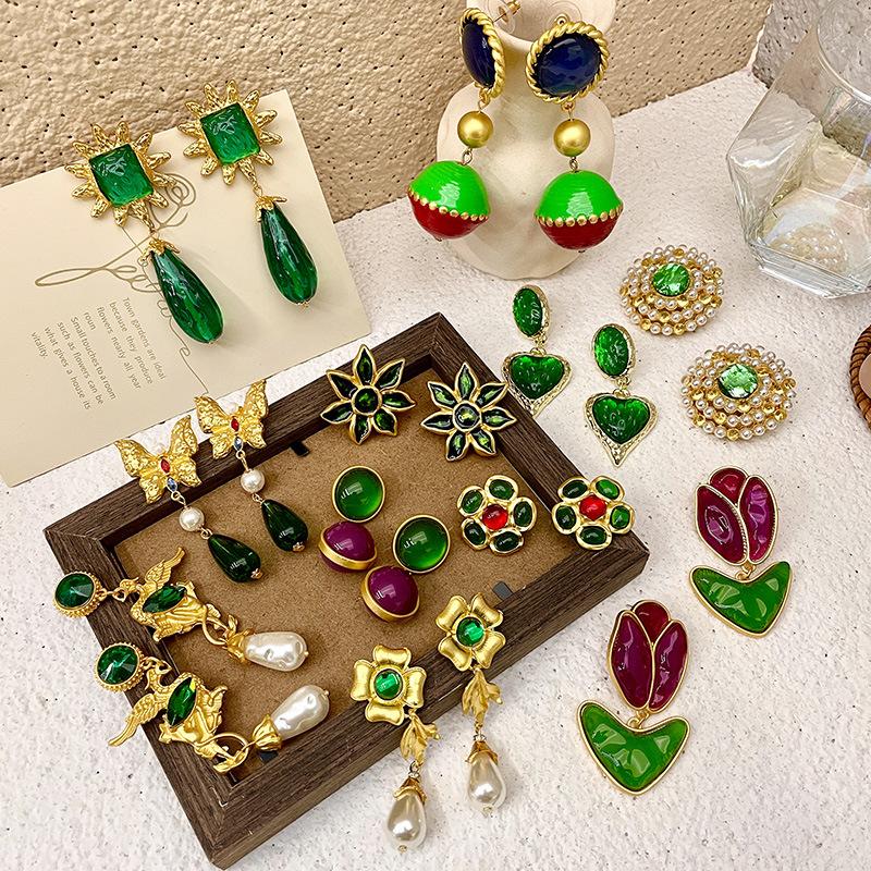 Классические серьги среднего размера для женщин и девочек с эмалью и цветком, серьги-клипсы, винтажные элегантные женские вечерние аксессуары для банкетов высокого класса, ювелирные изделия