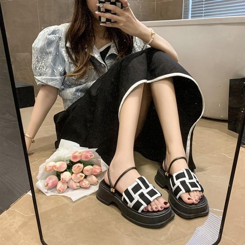 New Summer Muffin Thick-soled Cool Slippers Women's Outer Wear Color Matching and Weaving Two One-word Sandals