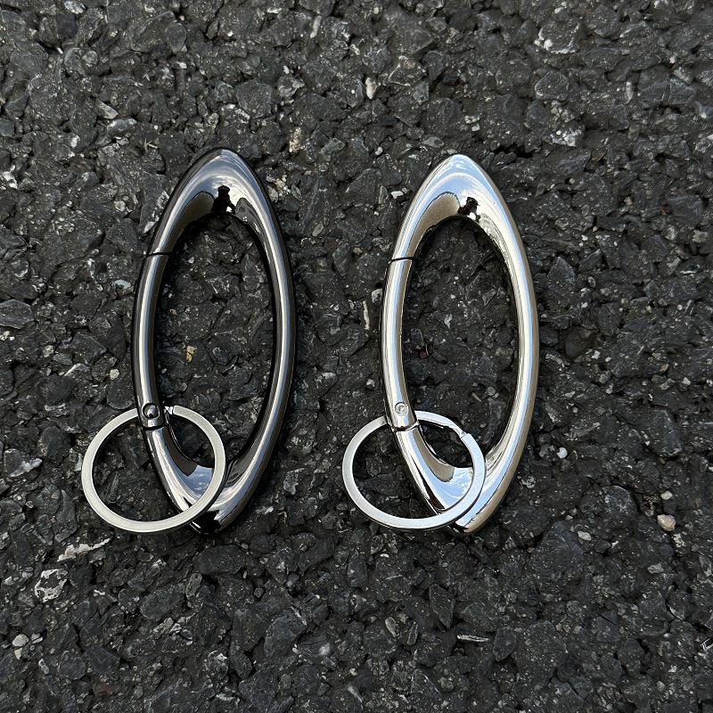 Брелок-подвеска Ainsworth Star с металлическим карабином-украшением