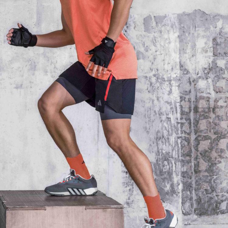 adidas Спортивные шорты мужские черные средние IC2073
