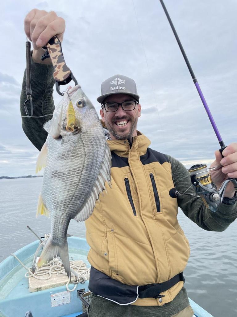 Easy-to-use size fish grip Tsulino Camo