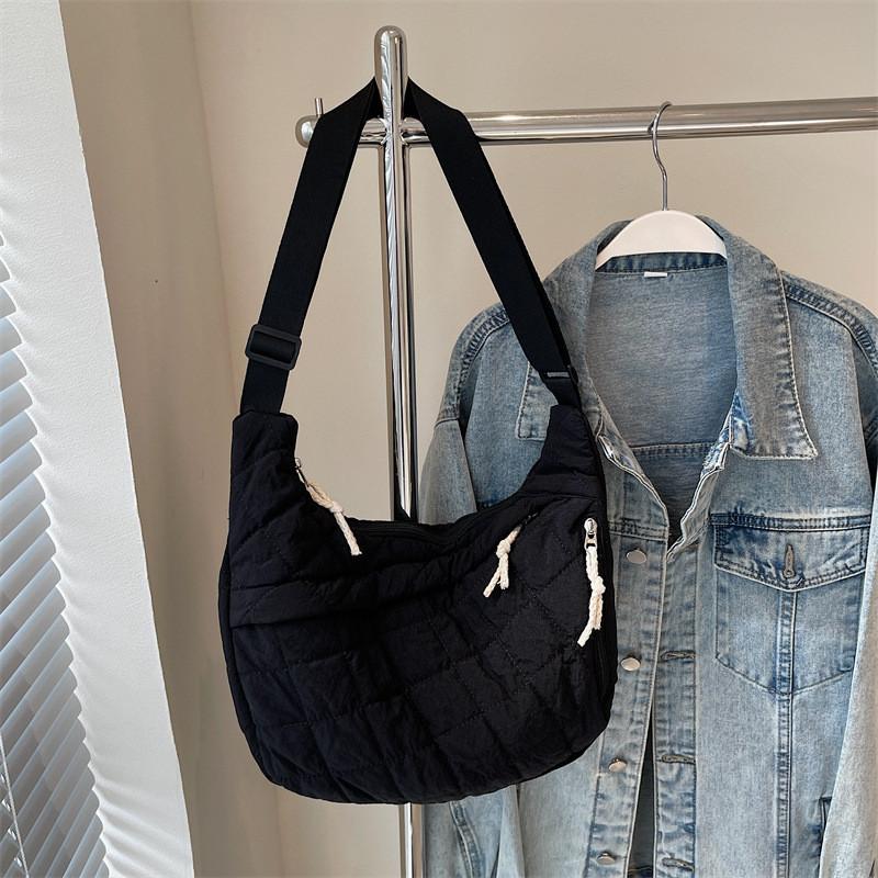 Ielgy Tote Bag Fashion Dumpling Shape Diamond One-Shoulder Large-Capacity Simple Casual All-Match Messenger Bag