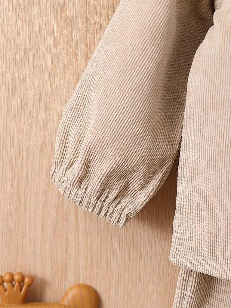 Бежевый детский осенне-зимний костюм: Стильный комплект для маленького мальчика: куртка с длинным рукавом и брюки