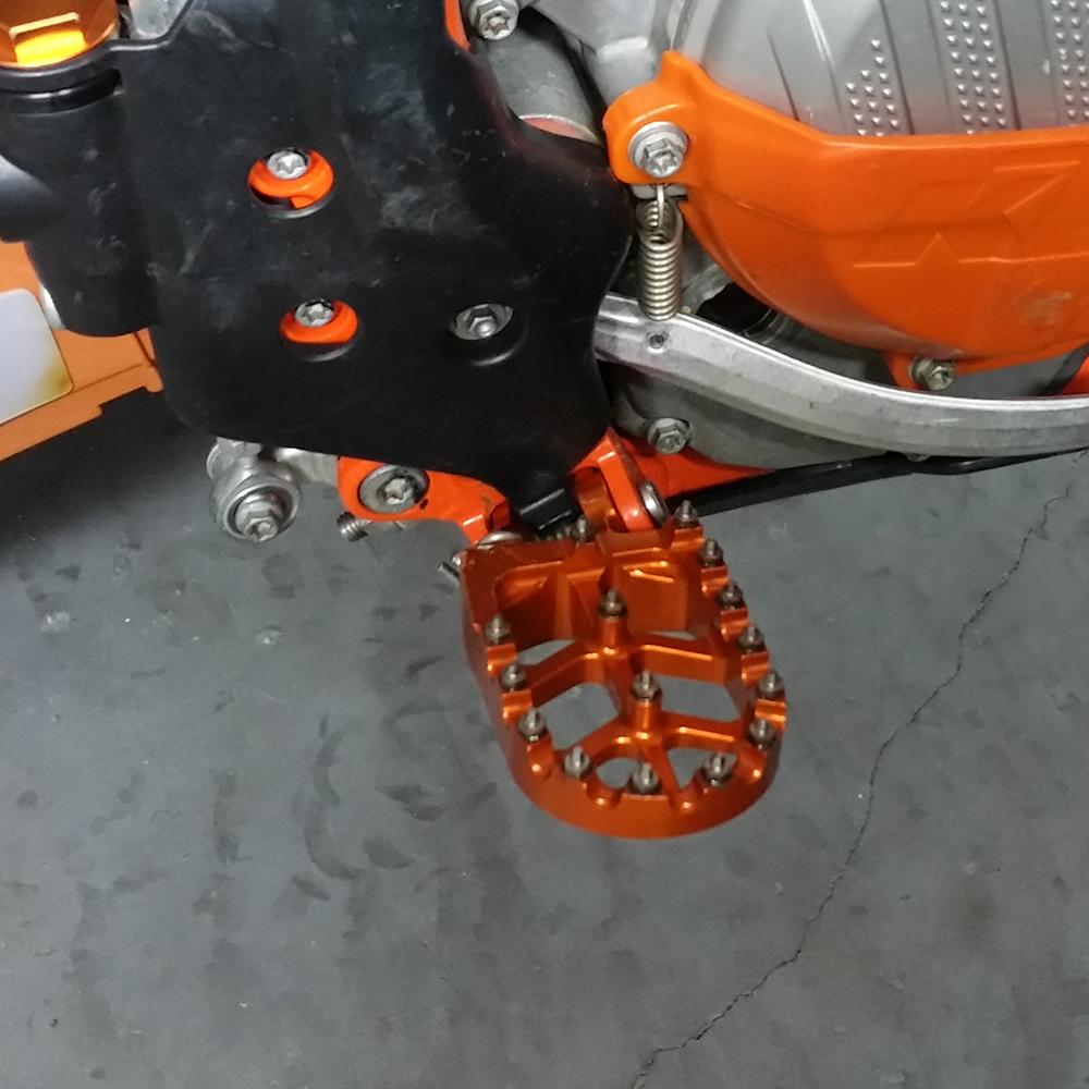 Motorcycle Aluminum FootRest pegs Pedals For KTM SX SX-F EXC EXCF XC XCF XCW 85 125 150 200 250 300 350 400 450 500 dirt bike