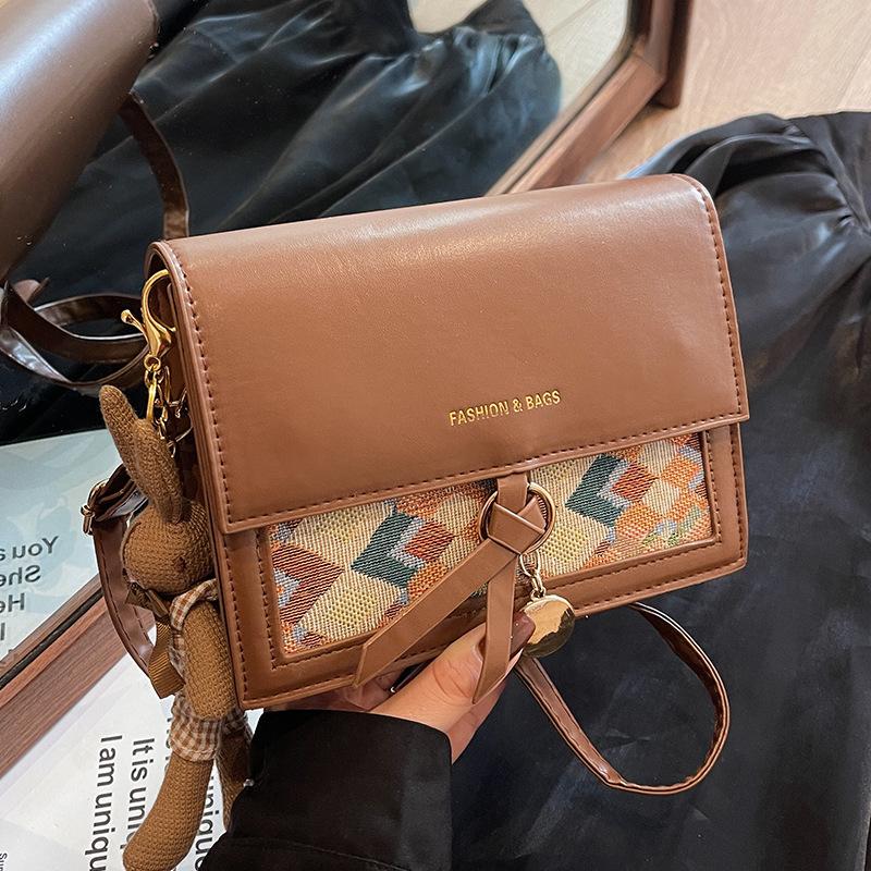 This Year'S Popular Bags Are High-End Textured Messenger Bags, Fashionable Retro Versatile Shoulder Small Square Bags.