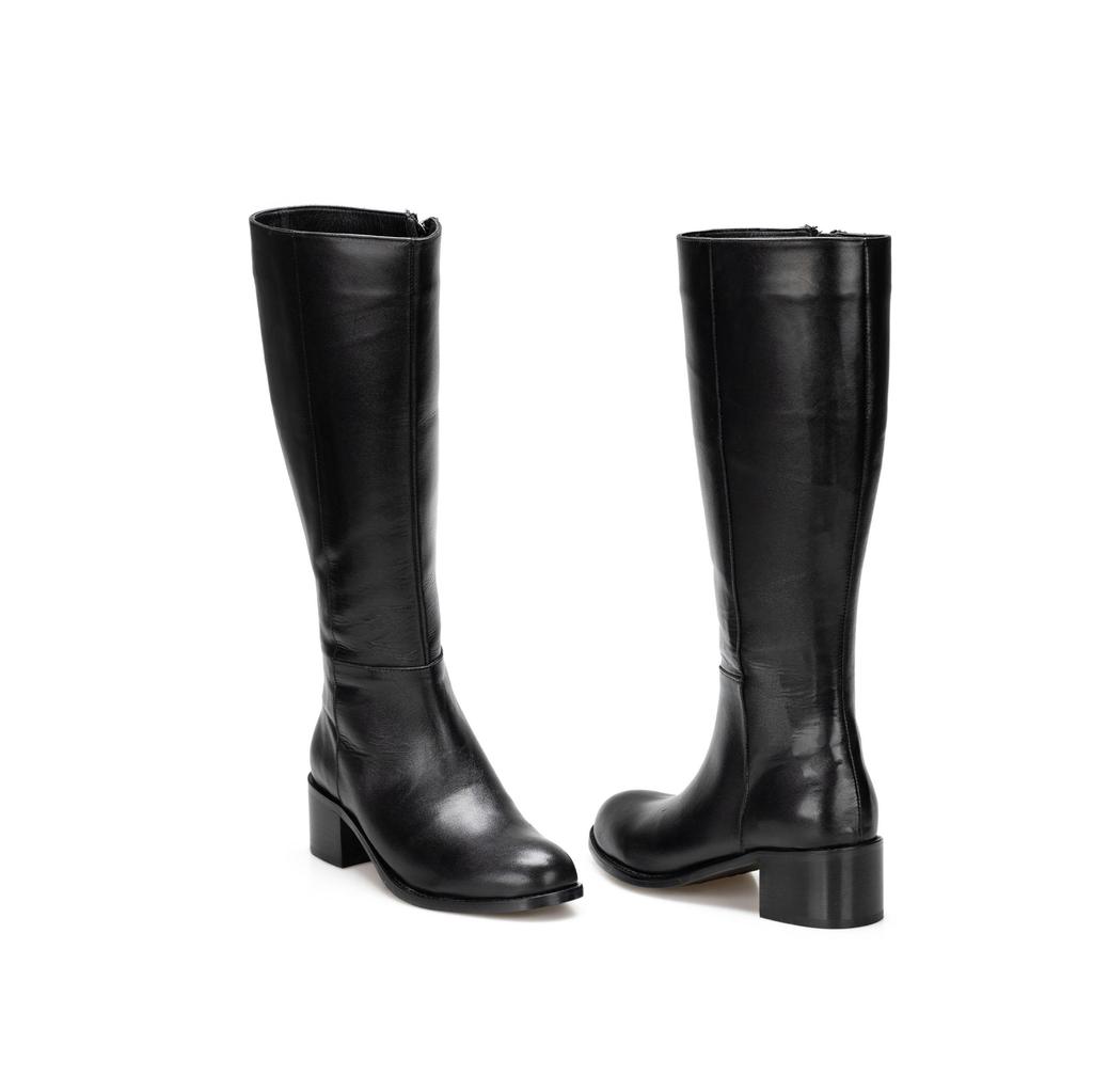 Женские сапоги из натуральной кожи на среднем каблуке до колена