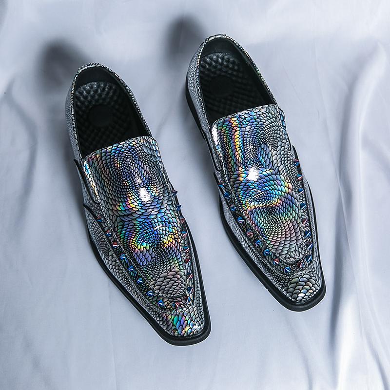 Красочные мокасины мужские PU узор заостренные заклепки декоративные деловые повседневные туфли на низком каблуке модные стилисты банкетные мужские туфли