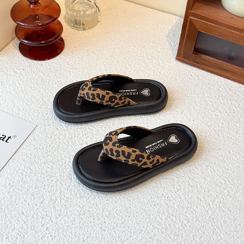 Girls' Fashionable Leopard Print Flip-Flops Summer New Soft Sole Outdoor Boys' Non-Slip Beach Sandals