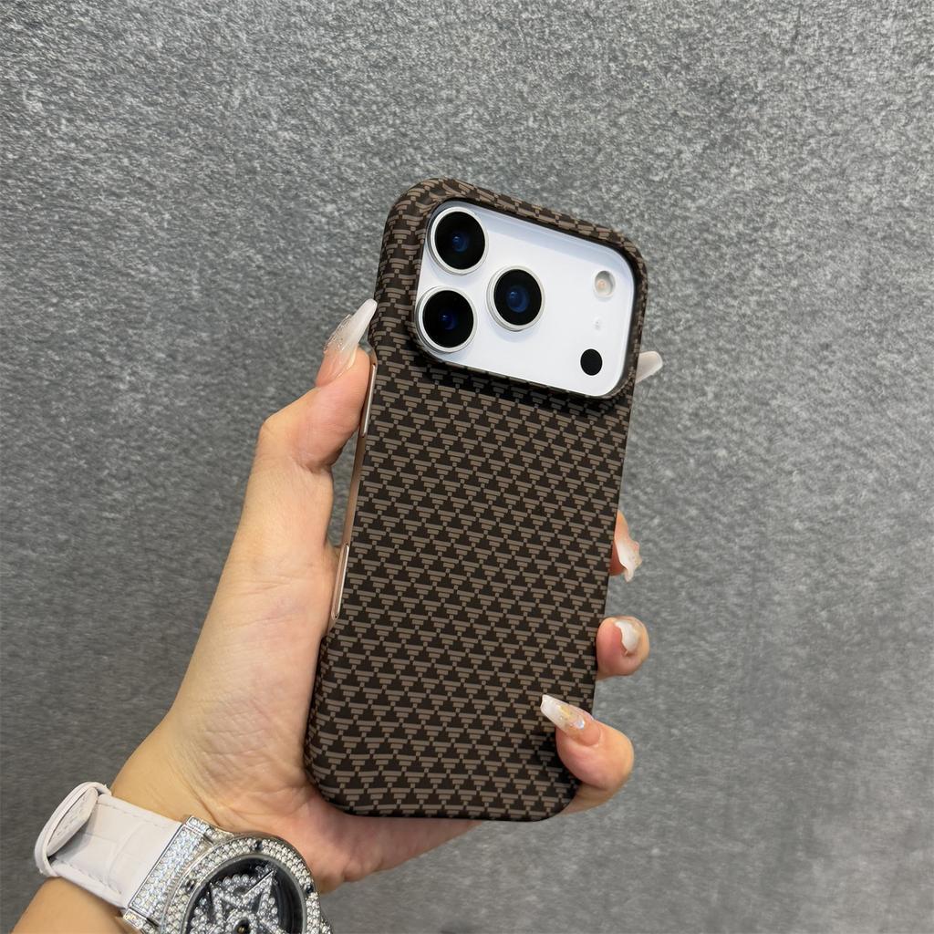 Безрамочный чехол из поликарбоната с текстурой под карбон для iPhone 17 Air 16 Plus 15 14 13 12 17 Pro Max, с поддержкой MagSafe и беспроводной зарядки