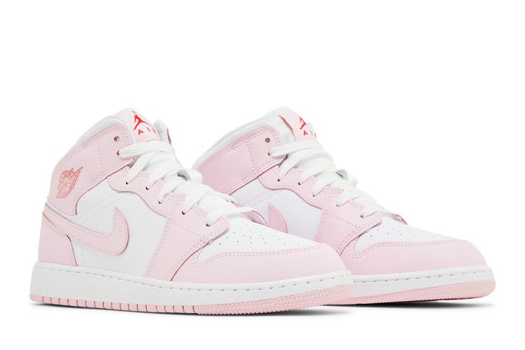 Детские кроссовки Nike Jordan 1 Mid Pink Foam Fire Red (GS) Розовая пена/Огненно-красный/Белый