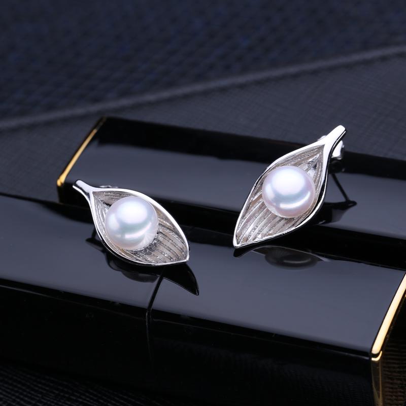 Серьги женские в виде жемчужен