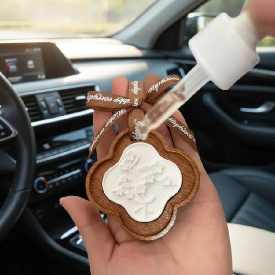 Solid Wood Car Air Freshener Essential Oil Wooden Hanging Car Perfume Air Purifier for Home Wardrobe Long-Lasting Scent