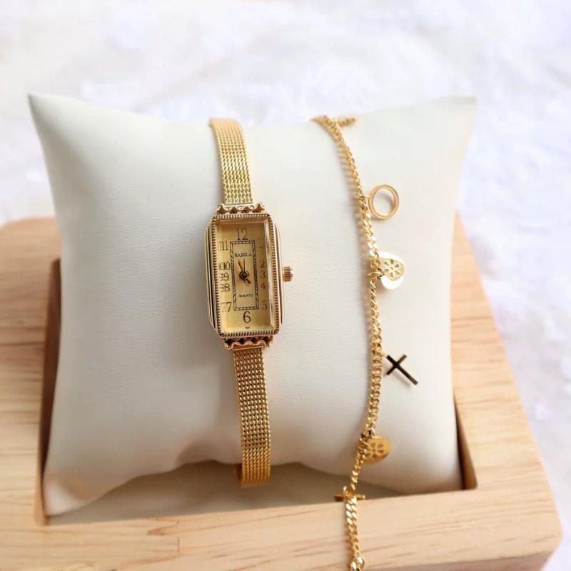 Niche Carved Vintage Small Gold Watch, Fashionable and Unique Square-Head Watch, Trendy Wristwatch