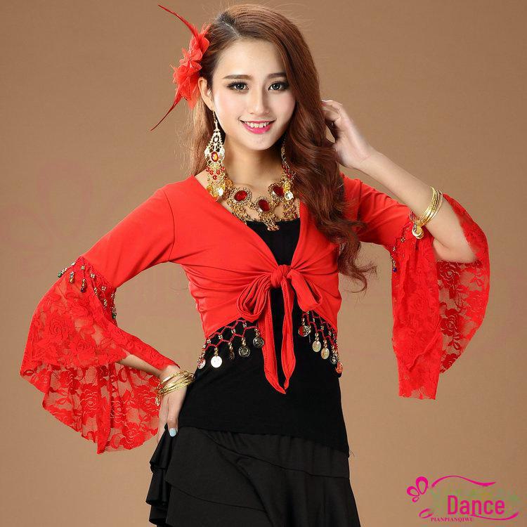 Костюм для занятий беллидансом с кружевными рукавами-трубами и шалью для танцев квадратной формы
